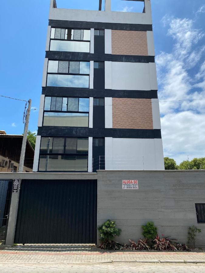 Apartamento Na Praia Alegre Proximo Ao Beto Carrero Com Vista Parcial Para O Mar - Penha-Sc Apt201 佩尼亚 外观 照片